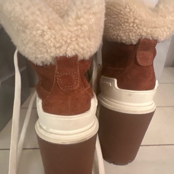 Dolce & Gabbana Trek Boots Like NEW! - Picture 2 of 5
